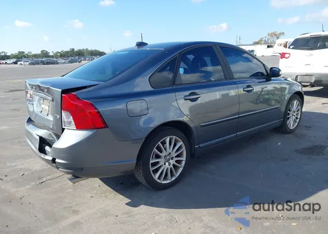 2011 Volvo S40 T5/T5 R-Design z USA, uszkodzony, nr VIN YV1672MS8B2547192